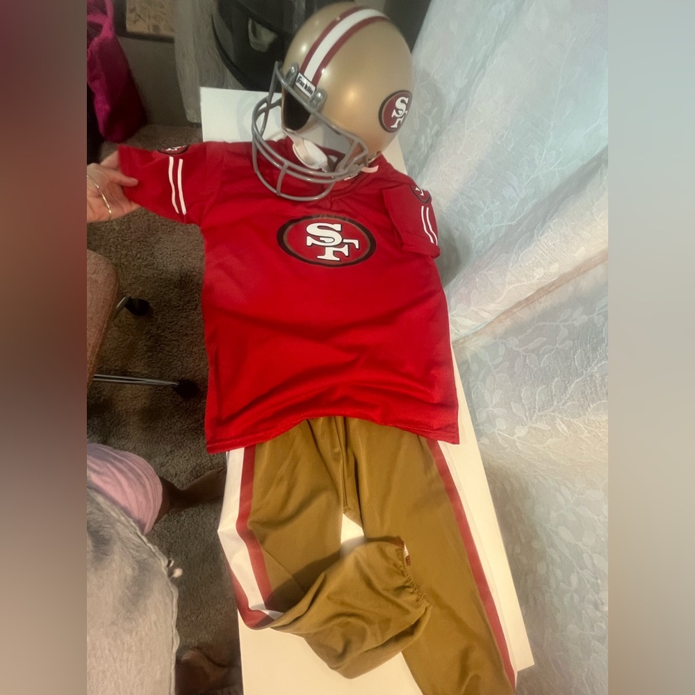 Youth NFL San Francisco 49er Uniform size M🏈❤️💛